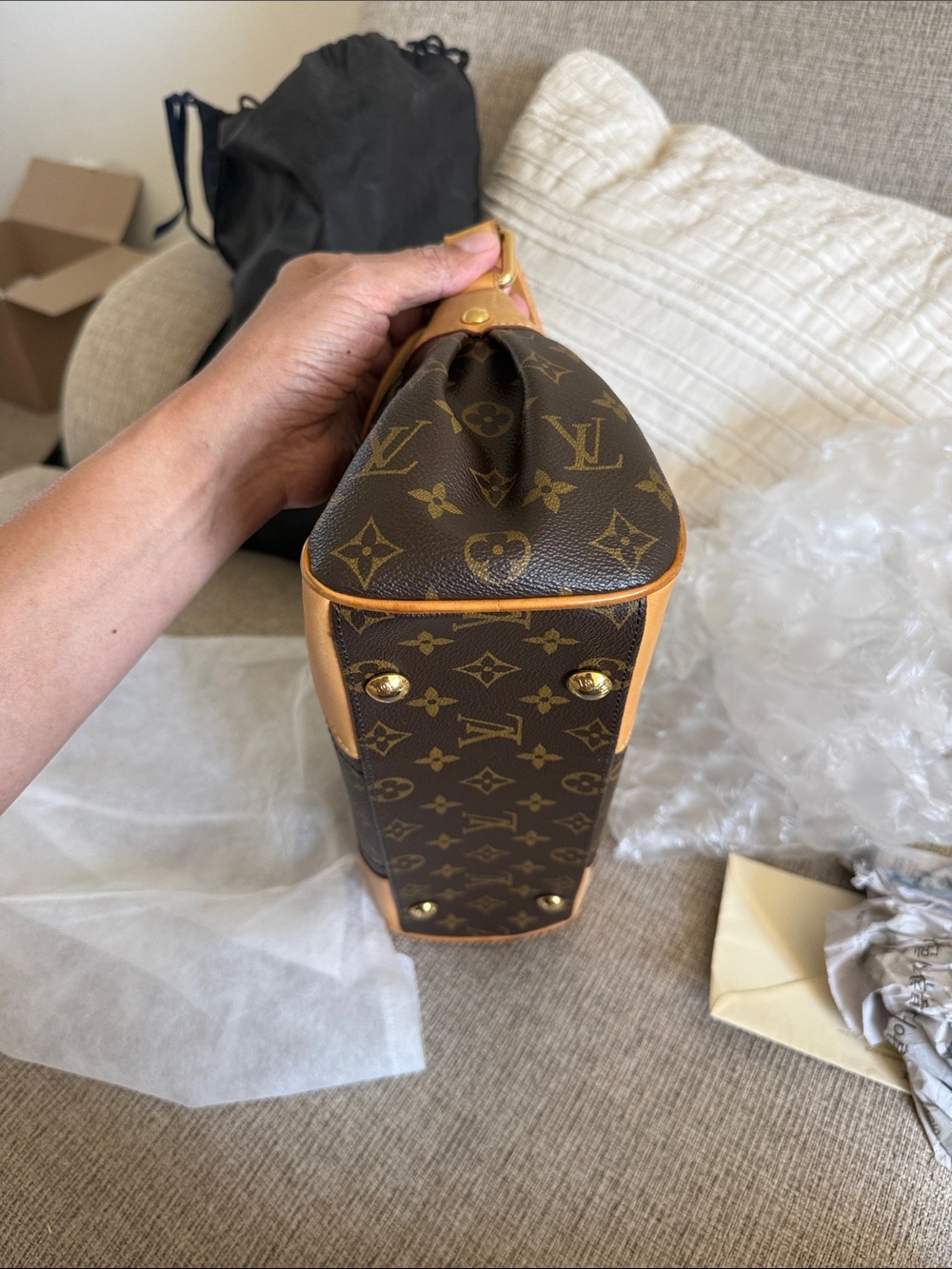 Louis Vuitton Monogram Canvas Shoulder Bag with Tan Leather Trim - Picture 6 of 7